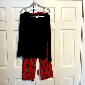 Victoria Secret red and black plaid pajamas with pants pockets  size small